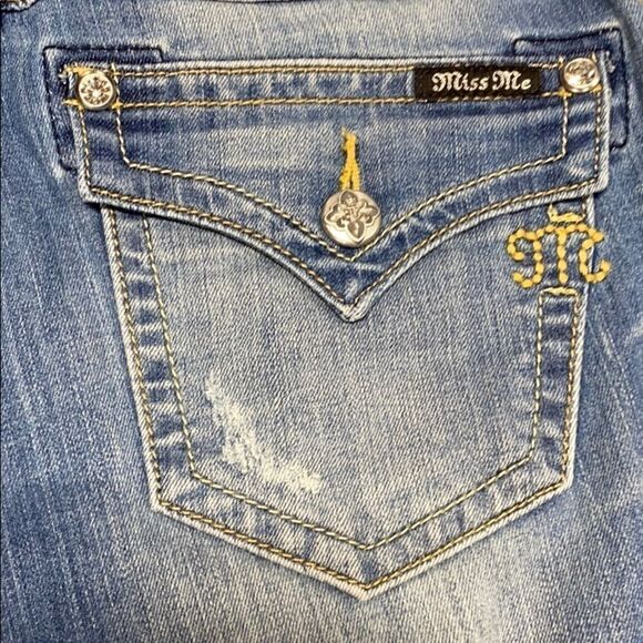 Miss Me Boyfriend Capri Light Wash Jean size 27 - Picture 3 of 9